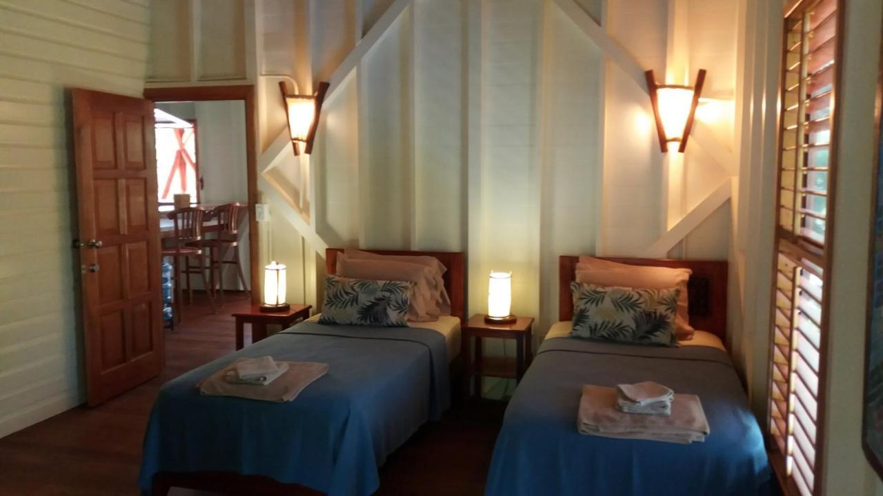 Bluff Beach Retreat Бокас дел Торо Екстериор снимка