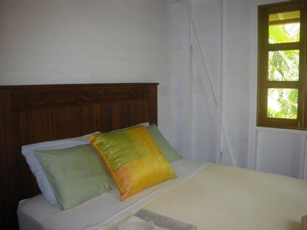 Bluff Beach Retreat Бокас дел Торо Екстериор снимка